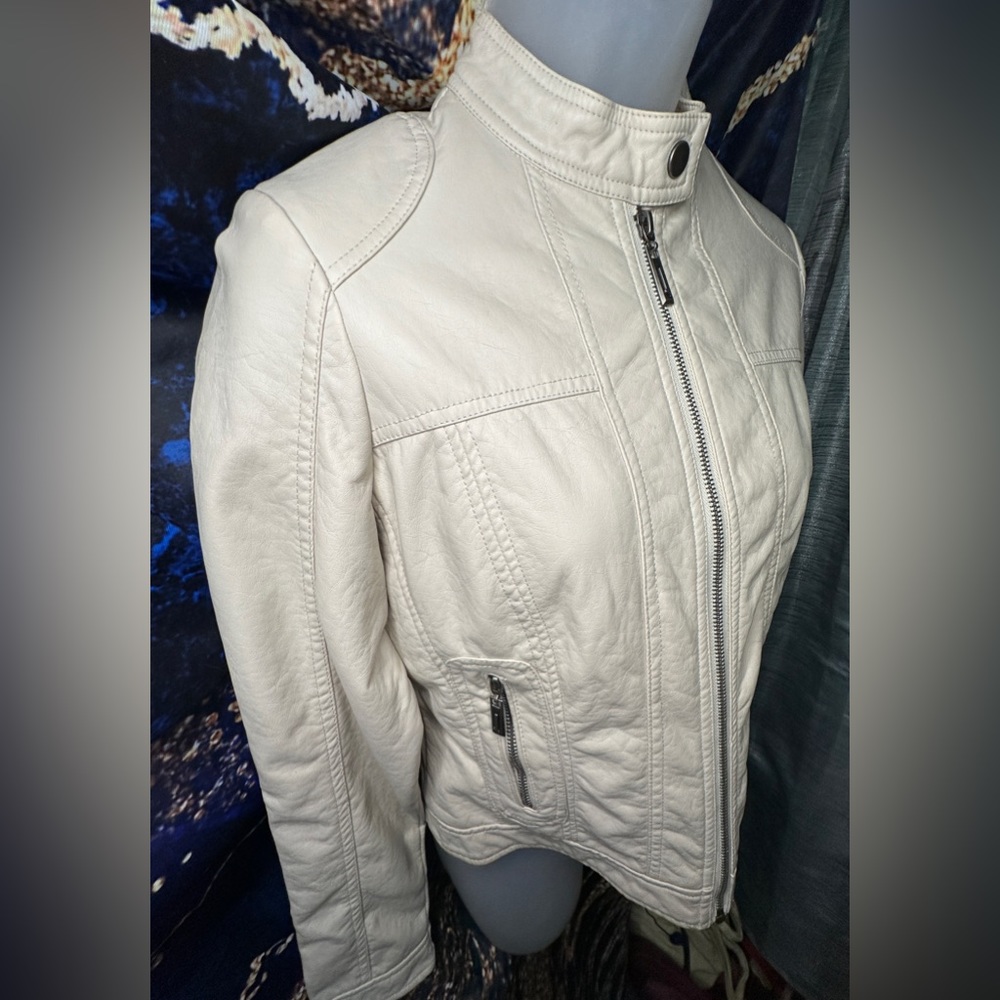 J2 By Jou Jou. Full Zip Distressed Faux Leather Moto Jacket. Size - X-Small